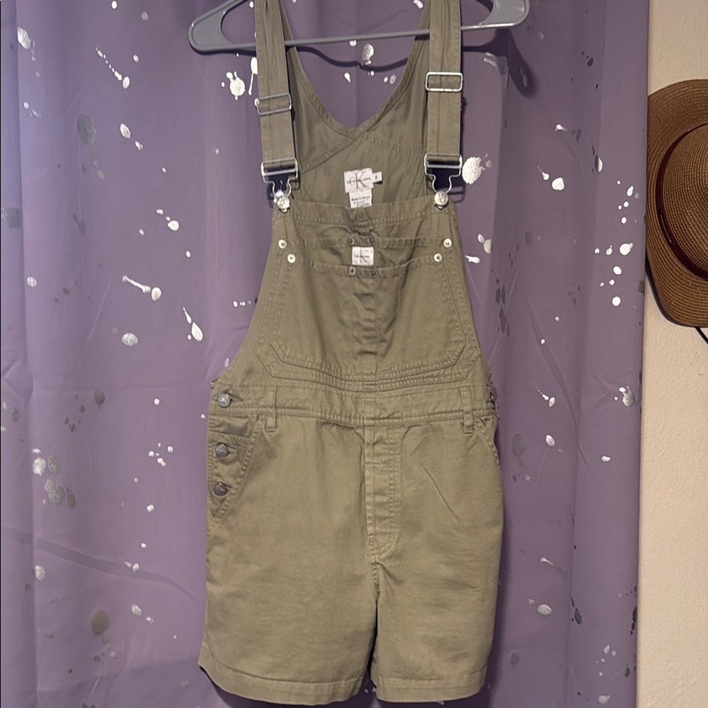 Overall shorts sage green